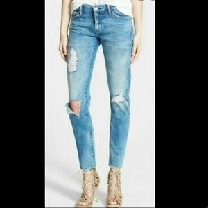 BlankNYC size 25 ripped jeans